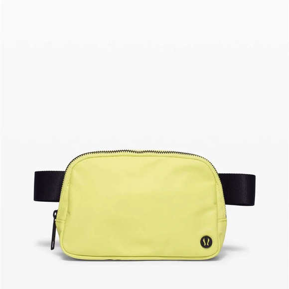 💛 Lululemon OG Everywhere Belt Bag - Lemon Vibe - Picture 6 of 8